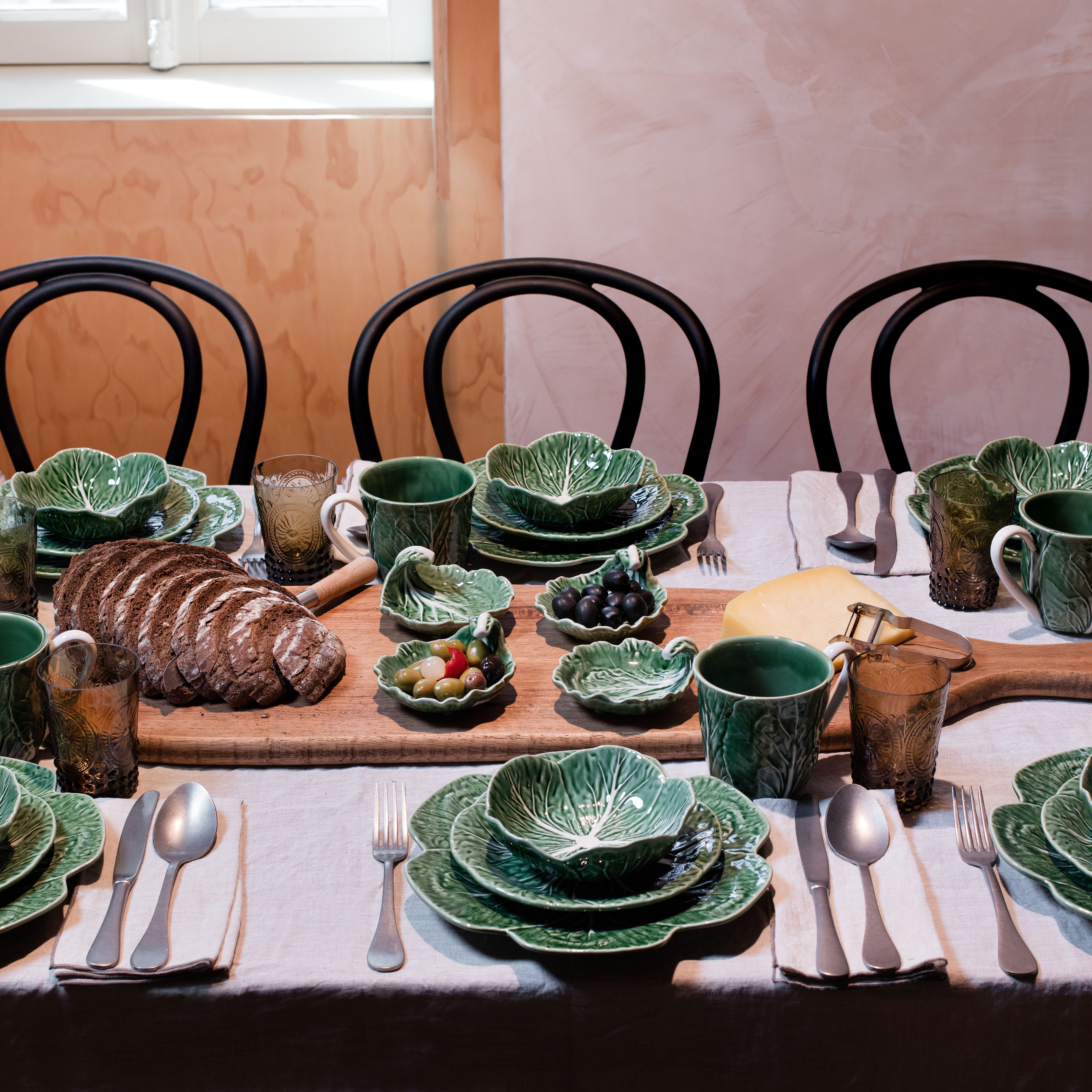 Bordallo Pinheiro Cabbage 12-Piece Dinnerware Set