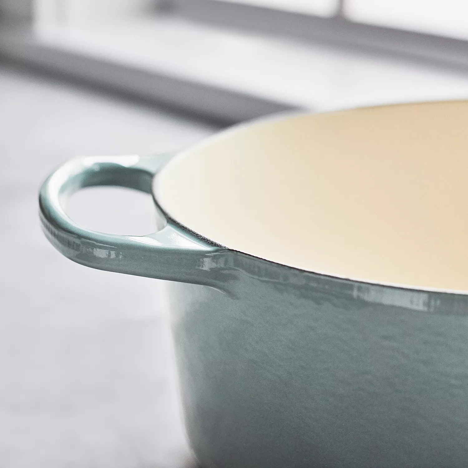 Le Creuset Signature Oval Dutch Oven, 6.75 qt.