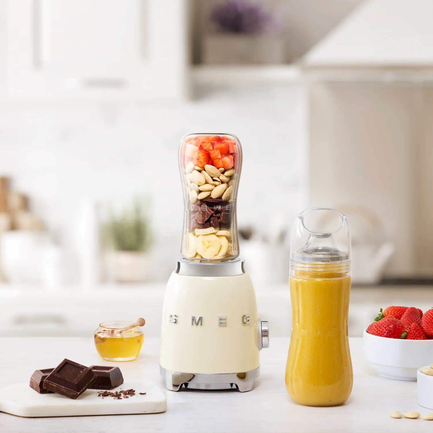 Smeg 50s Retro Style Aesthetic Personal Blender