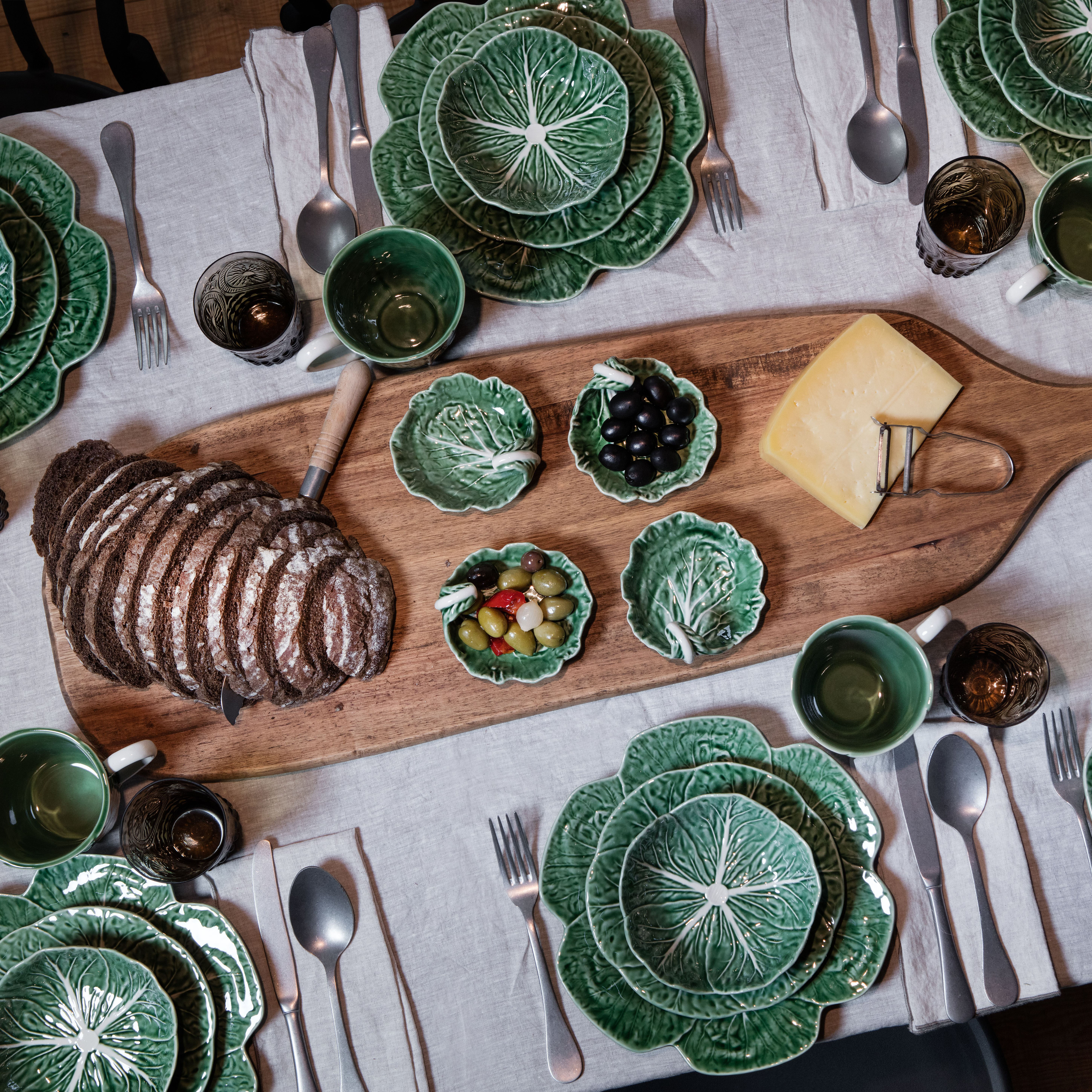 Bordallo Pinheiro Cabbage 12-Piece Dinnerware Set