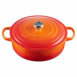 Le Creuset Round Wide Dutch Oven, 6.75 qt. Le Creuset