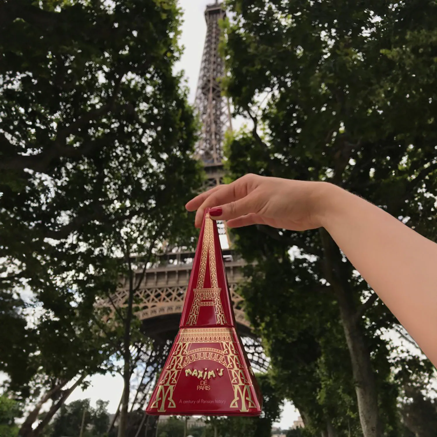 Maxim’s Chocolate Lace Crêpes in Eiffel Tower Tin