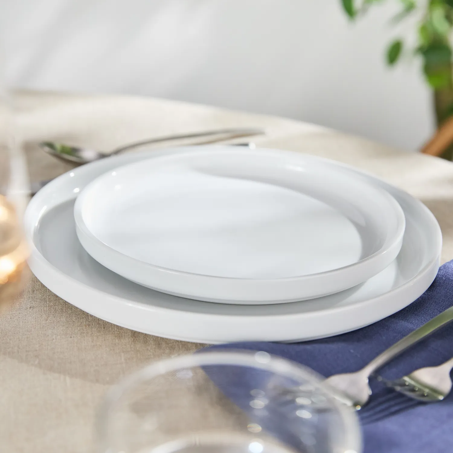 Sur La Table Coupe 16-Piece Dinnerware 