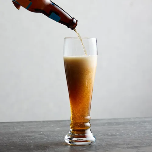 Sur la table Chateau Beer Glass