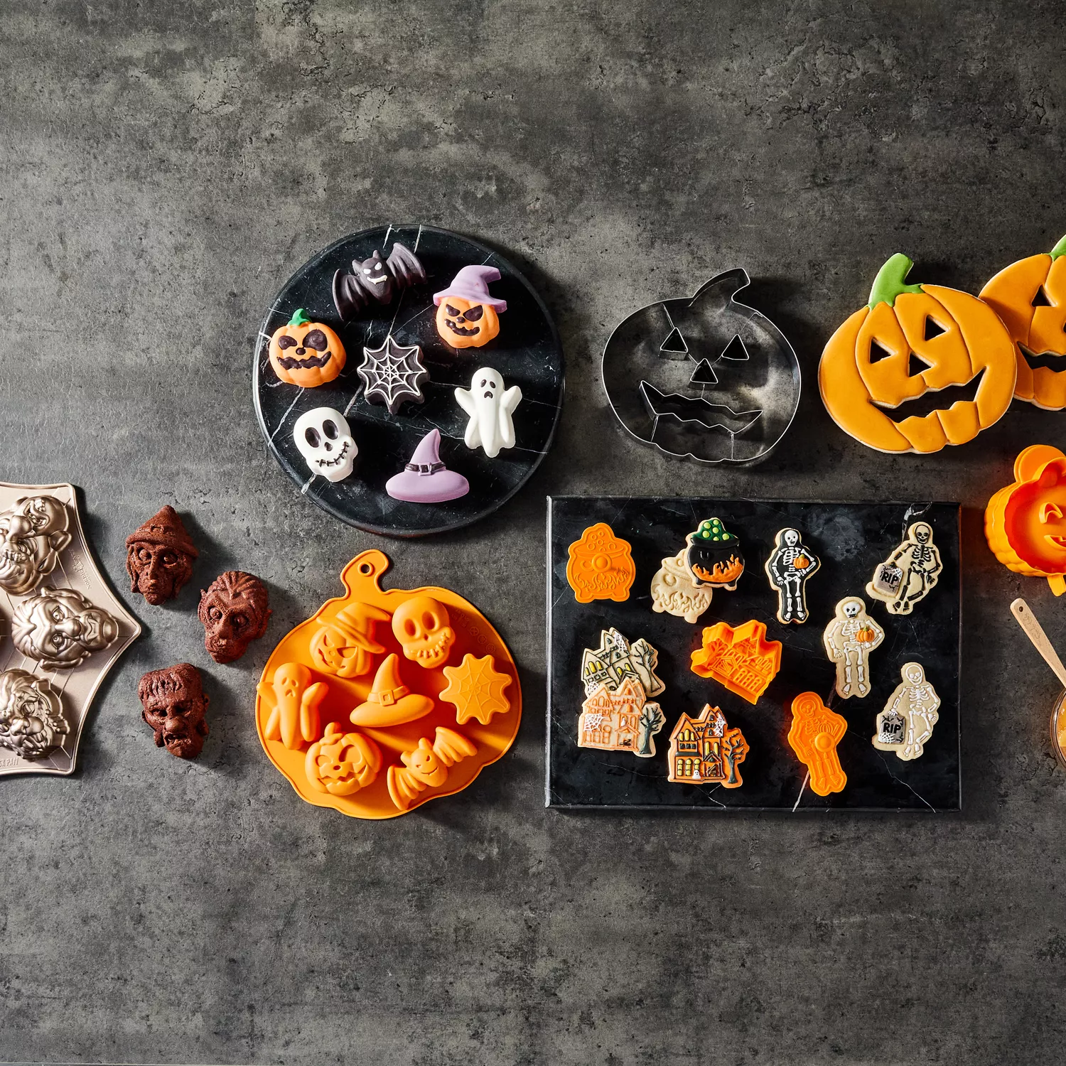 Sur La Table Halloween Cakelet Mold