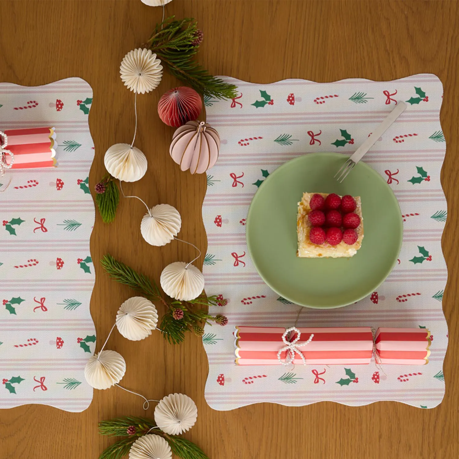 Meri Meri x Chilewich Festive Icon Stripes Scallop Placemat