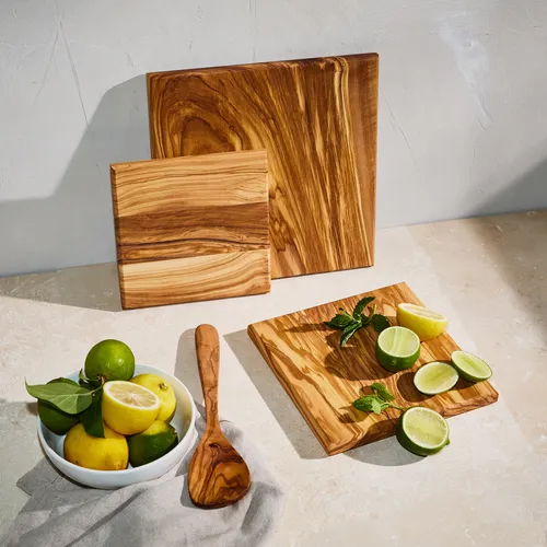 Sur la table Olivewood Cutting Boards, Set of 3