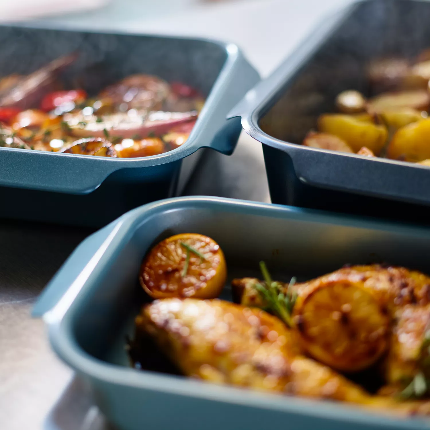 Joseph Joseph Nest Oven Nonstick Roasting Tray with Easy-Pull Handles