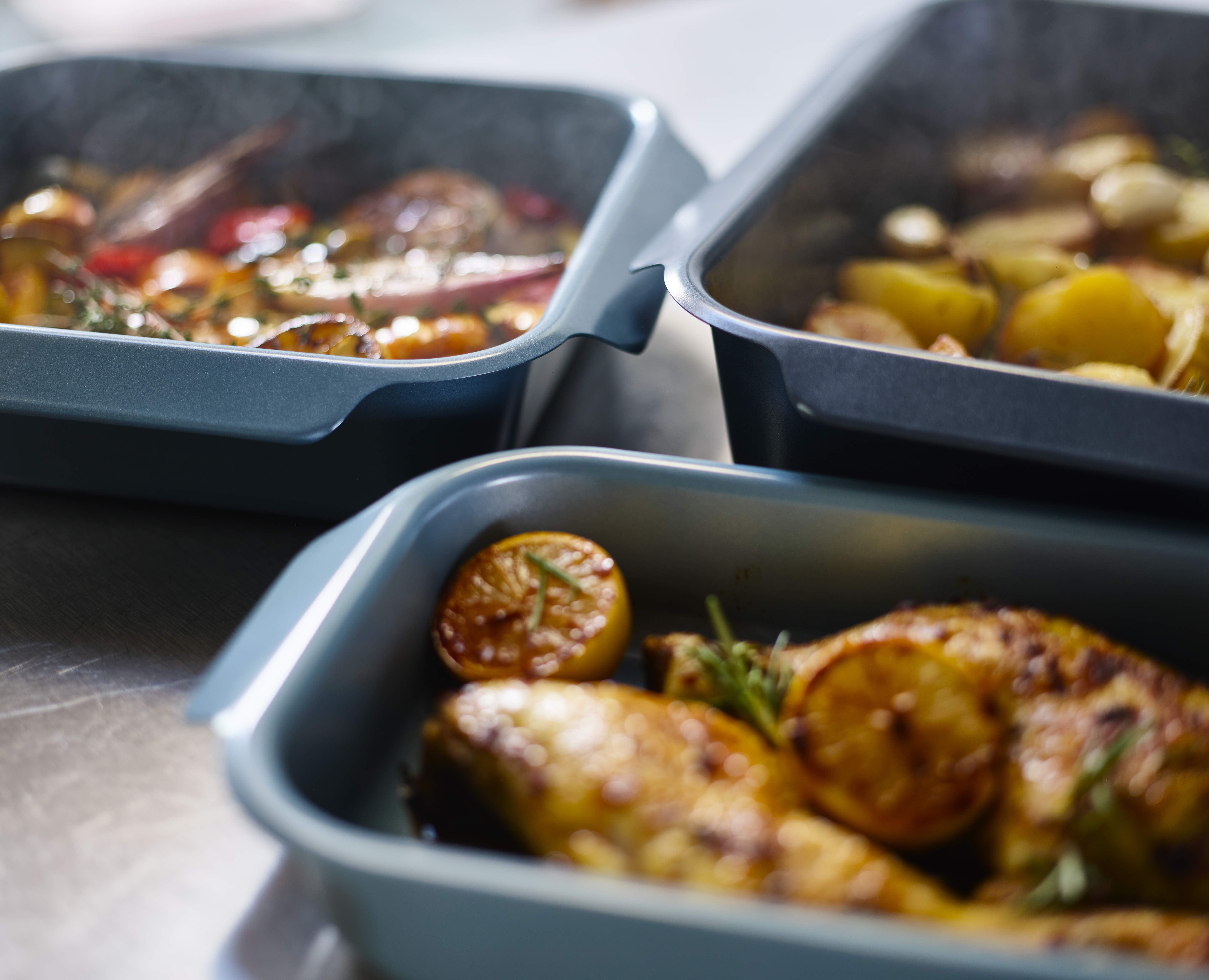 Joseph Joseph Nest Oven Nonstick Roasting Tray with Easy-Pull Handles