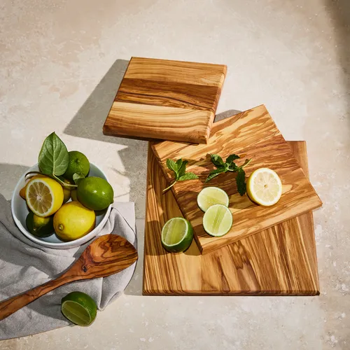 Sur la table Olivewood Cutting Boards, Set of 3
