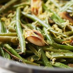 Saut&#233;ed Green Beans with Lemon-Thyme Dressing
