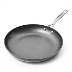 Sur La Table Signature Hard Anodized Nonstick Skillet Nice non stick