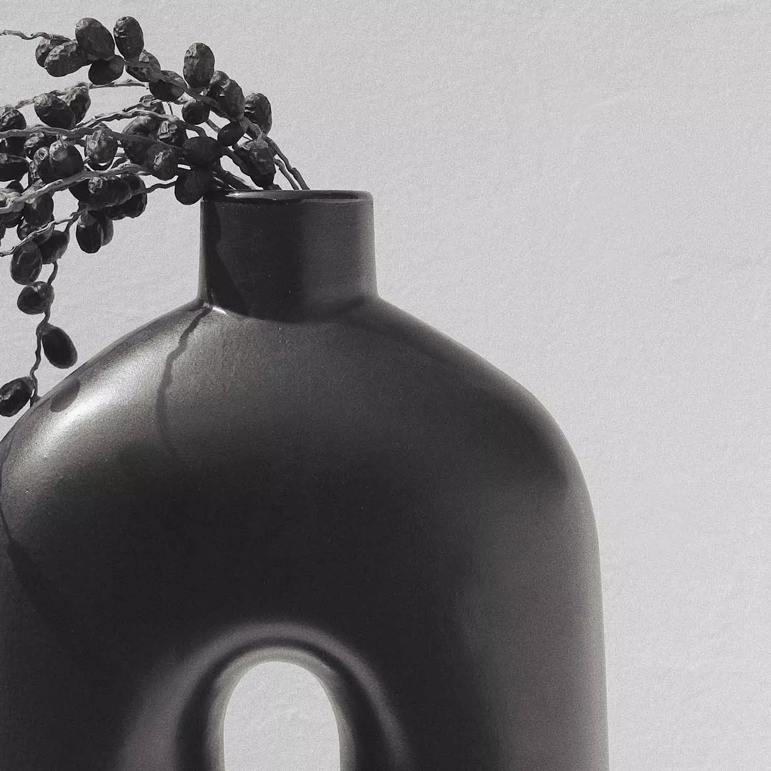 Osmos Studio Off Black Ozo Vase