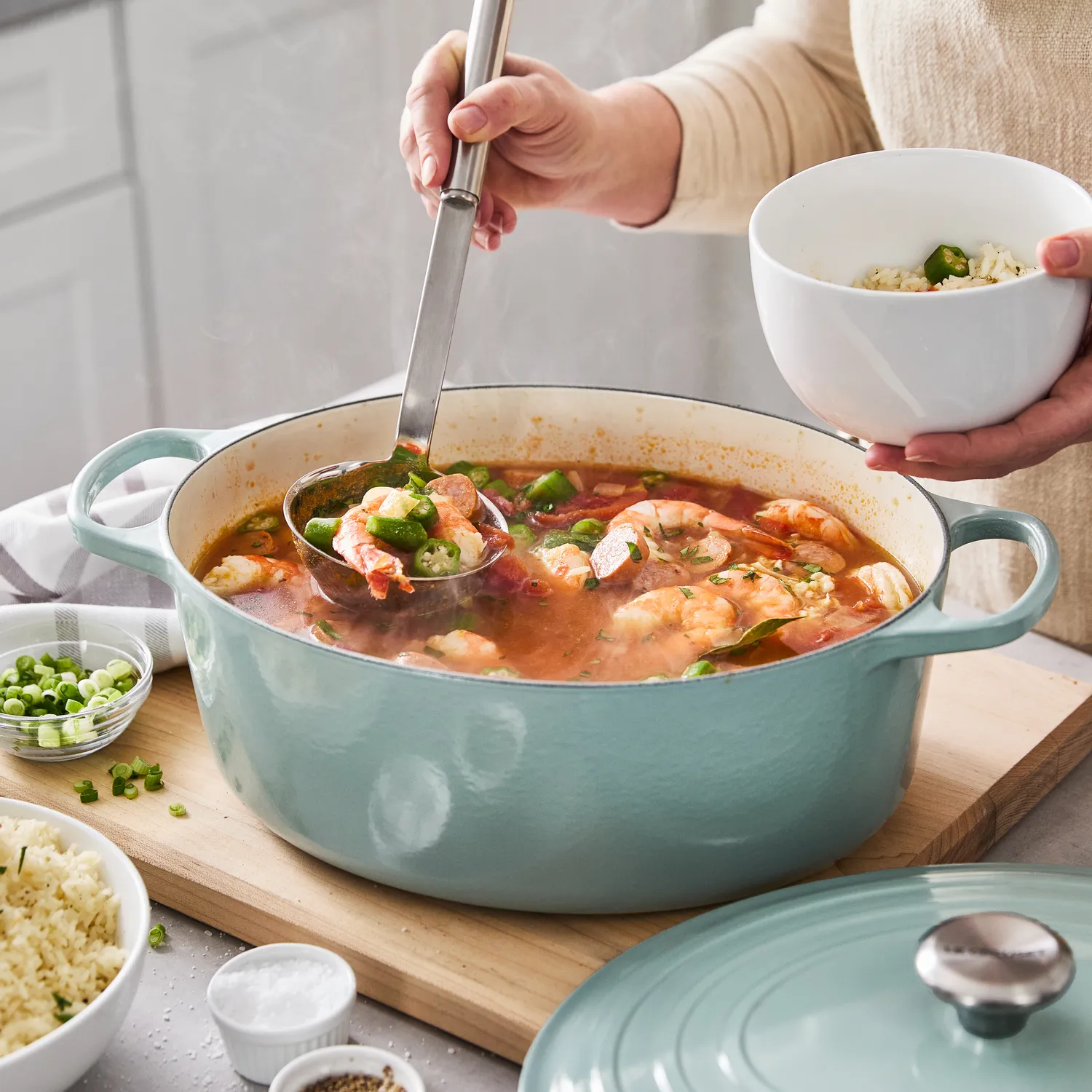 Le Creuset Signature Oval Dutch Oven, 8 qt.