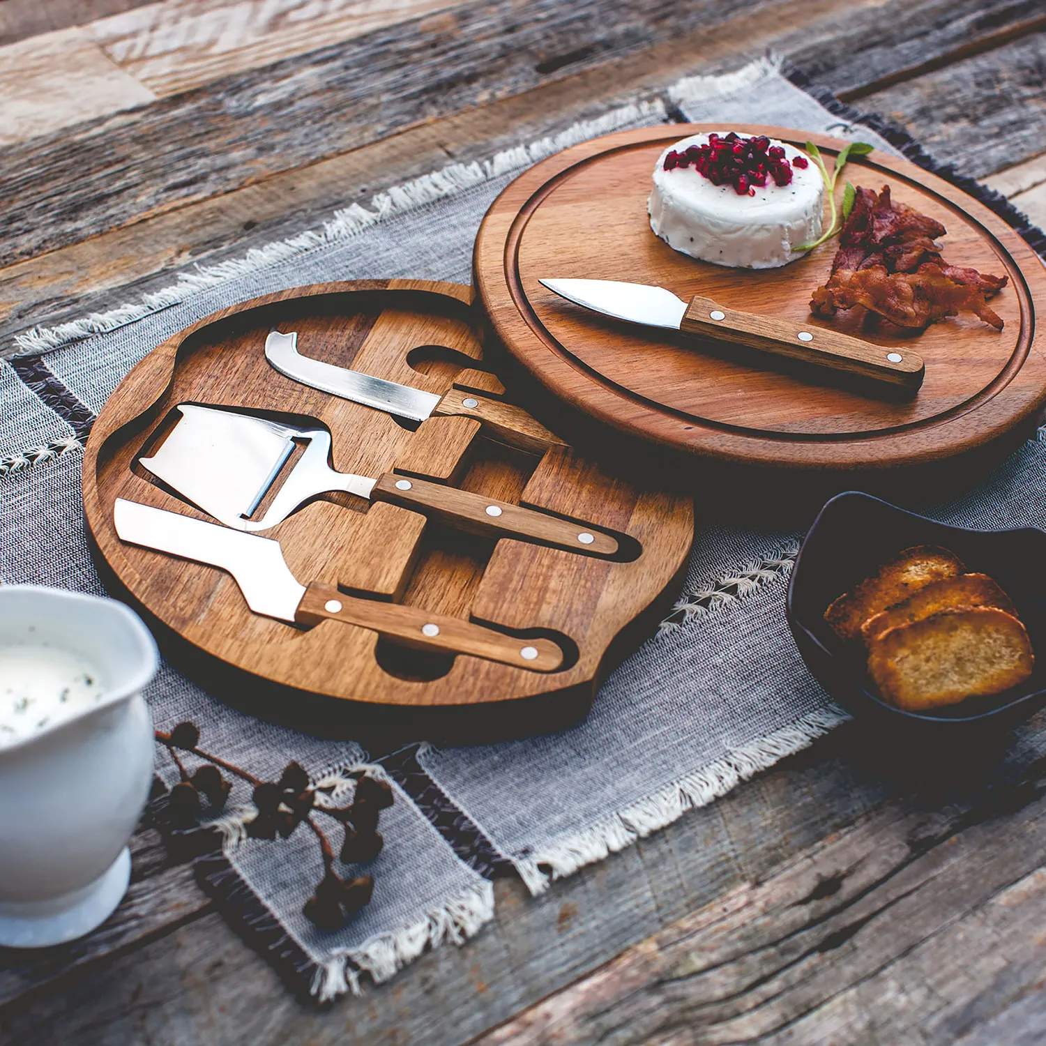 Acacia Circo Cheese Cutting Board & Tools Set 