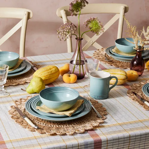 Le Creuset 16- Piece Dinnerware Set