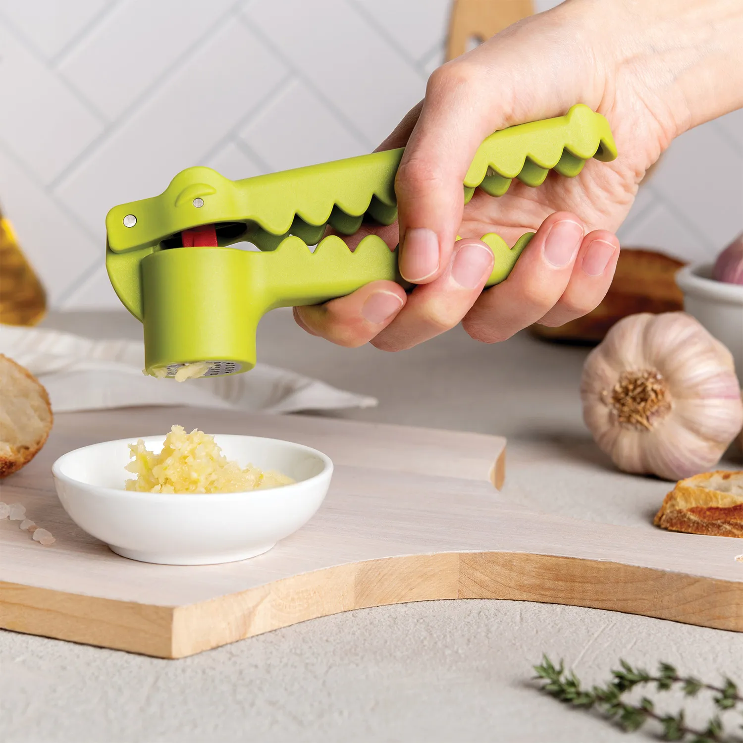 Ototo Garligator Garlic Press