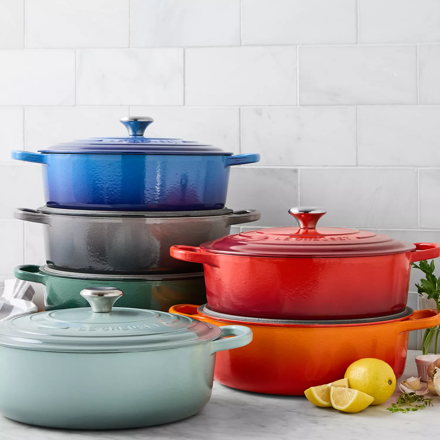 Le Creuset Signature Cast Iron 5.5-quart Deep Teal Round Dutch Oven