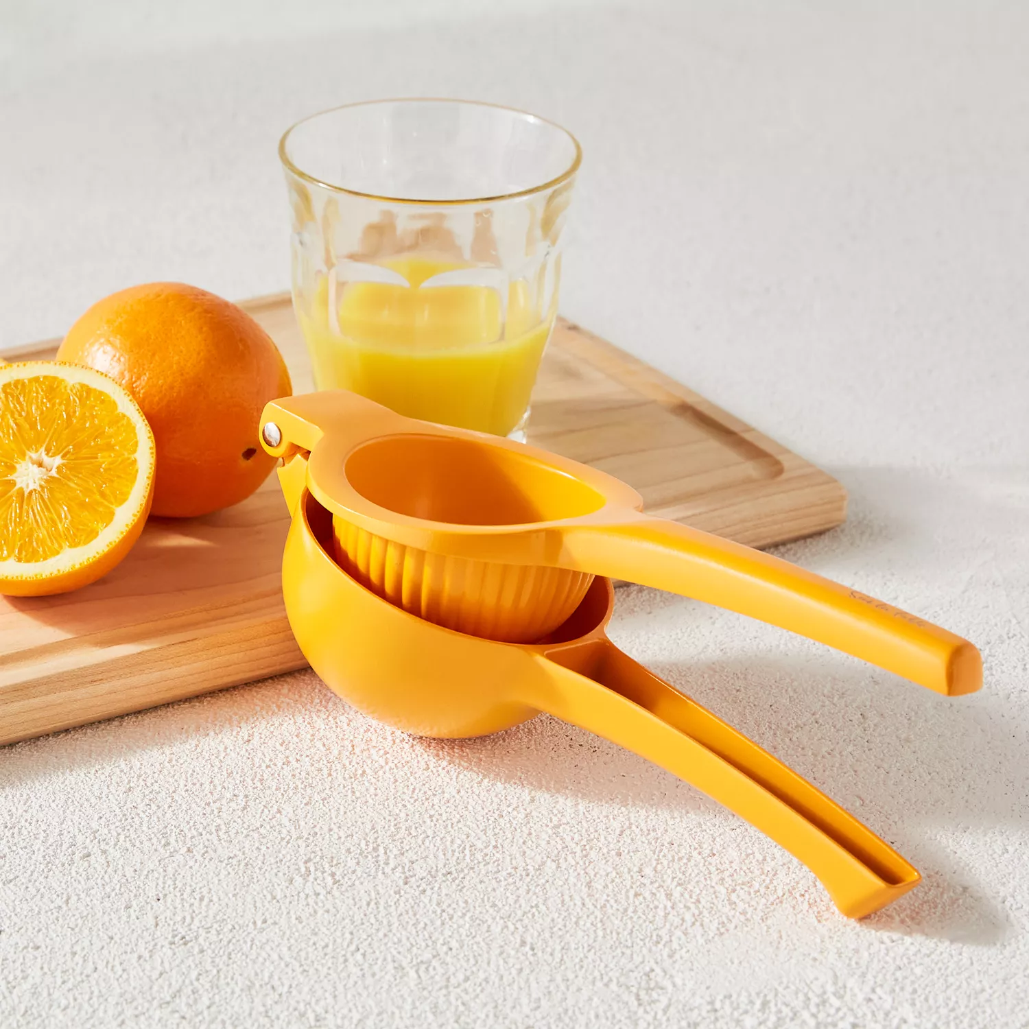 Choice Handheld 8 Aluminum Orange Juicer/Squeezer