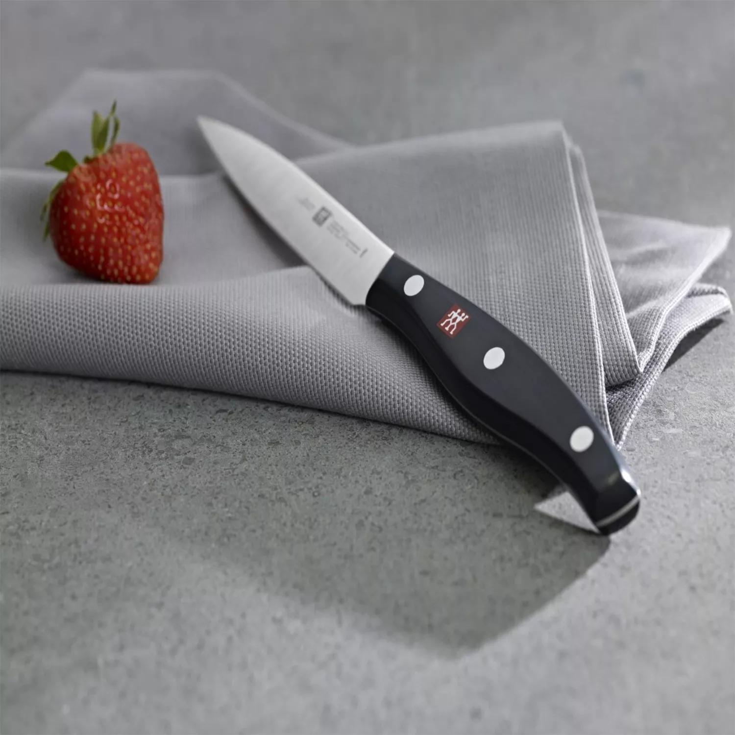 ZWILLING J.A. Henckels Four Star 4-inch Paring Knife – The Cook's Nook  Website