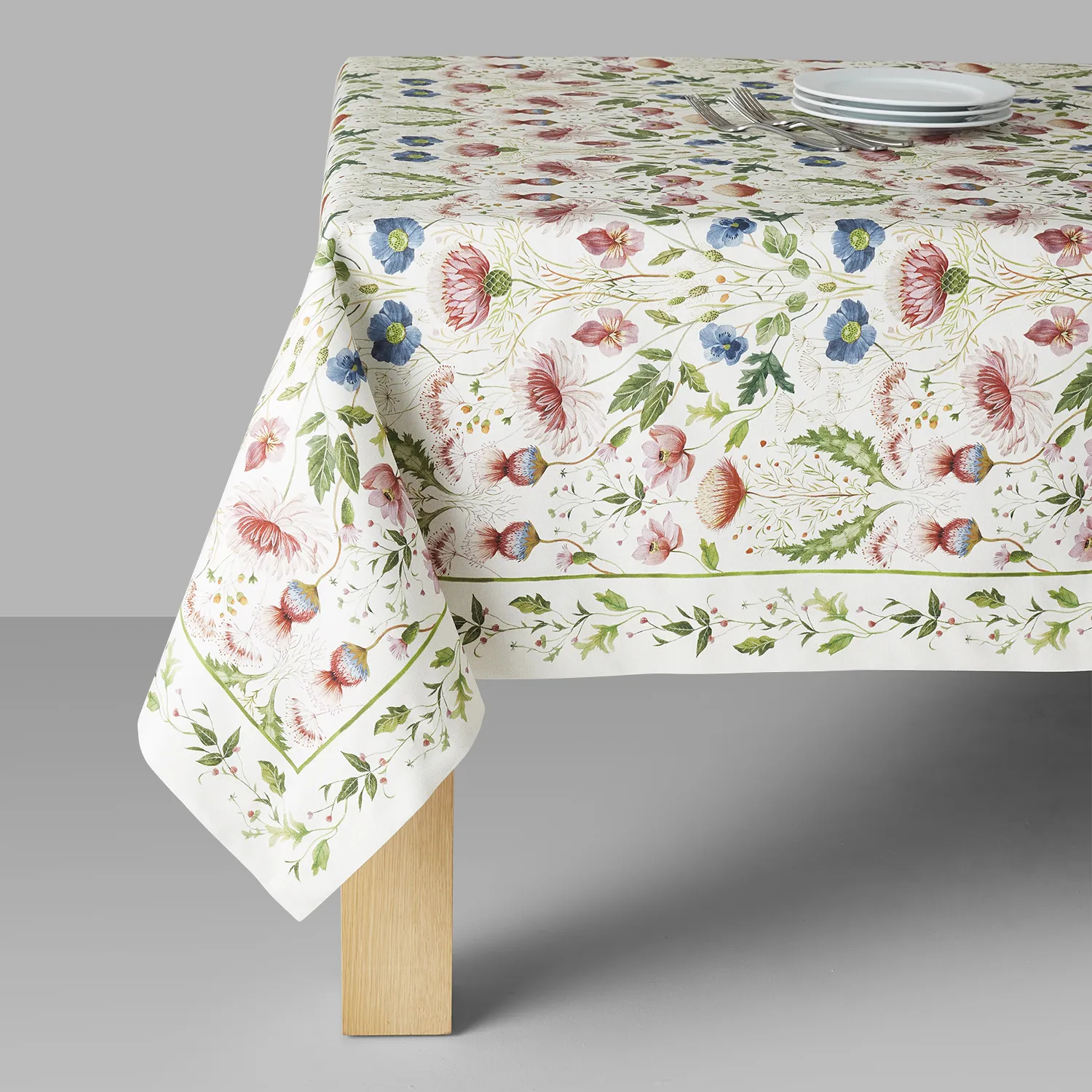 Sur la table Autumn Botanical Tablecloth, 70" x 108"
