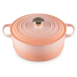 Le Creuset Signature Round French Oven, 5.5 Qt. Perfect Gift