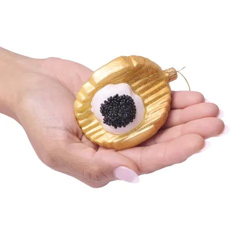 Sur la table Caviar Chip Ornament