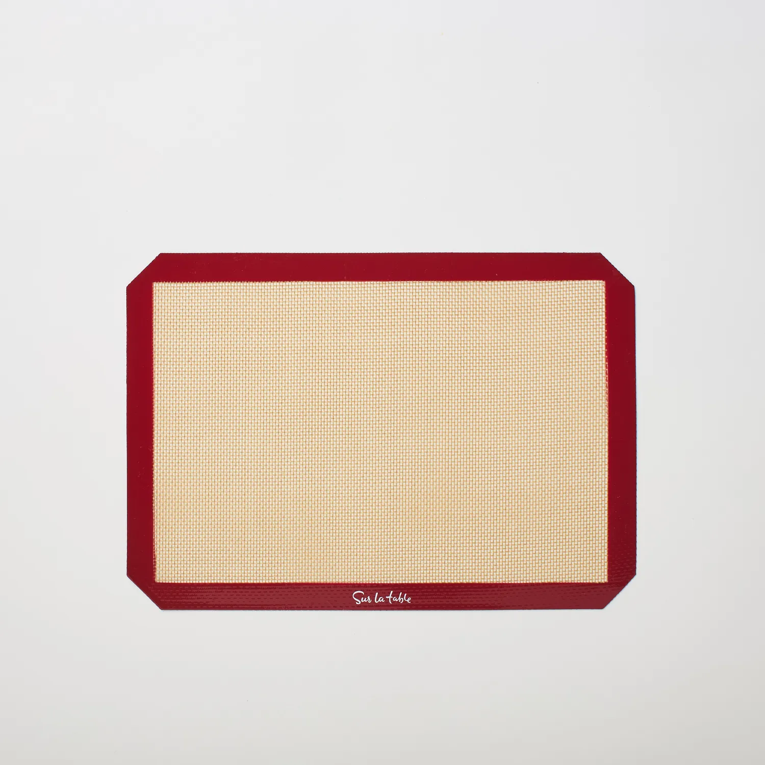 Sur la table Quarter Sheet Baking Mat