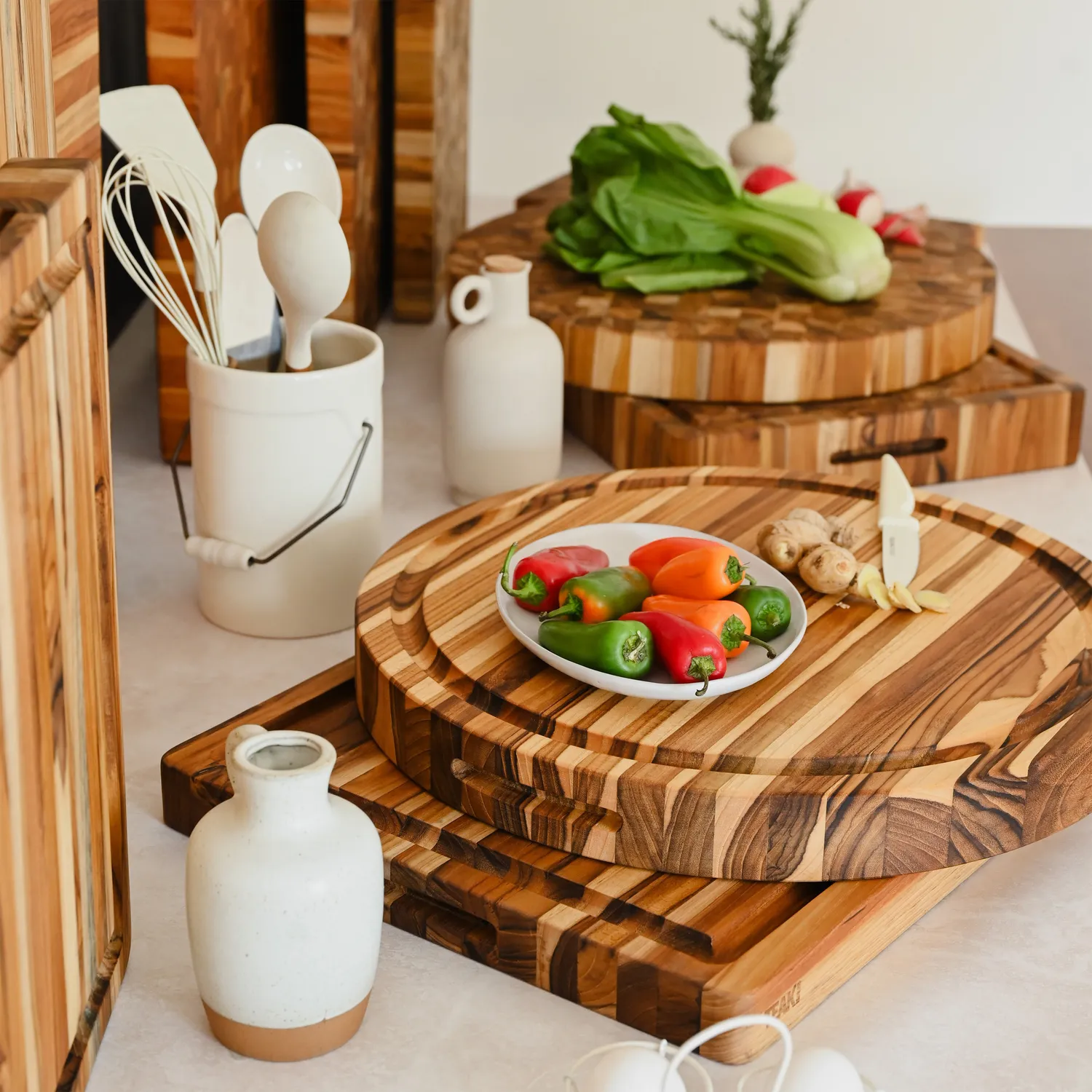 Teakhaus Traditional 18" Carving Board
