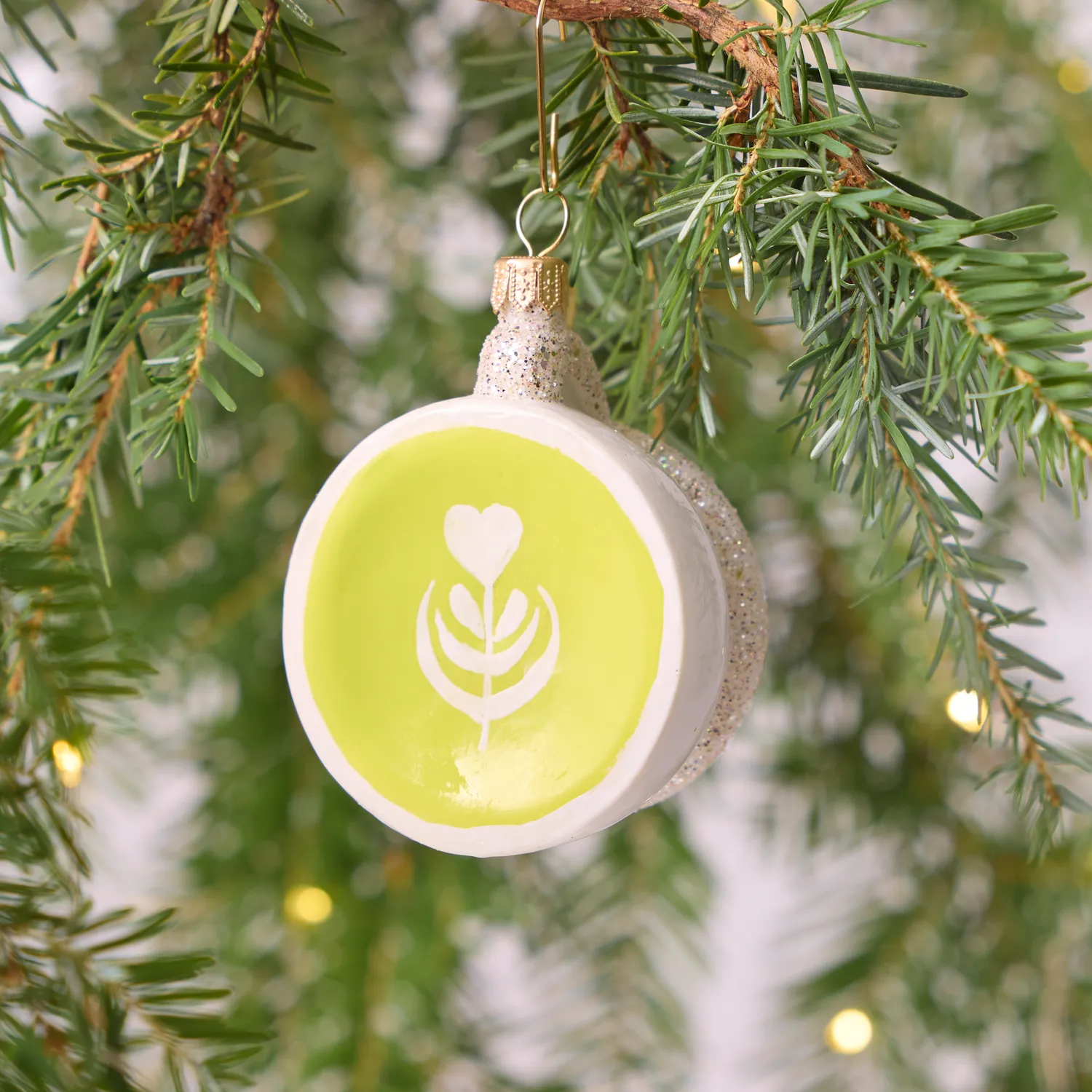 Sur la table Matcha Latte Ornament