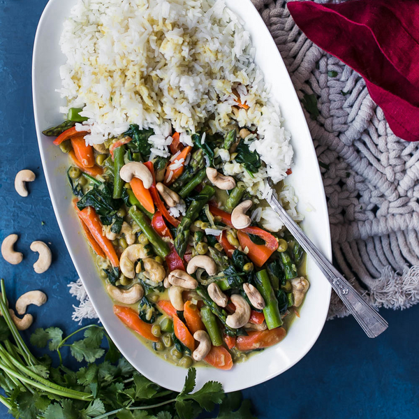 Coconut-Vegetable Curry with Cashews