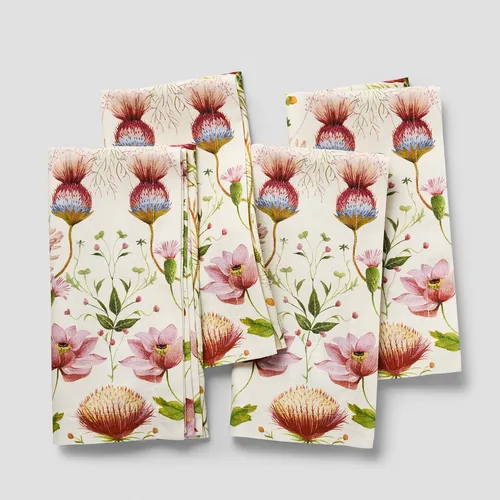 Sur la table Autumn Botanical Napkins, Set of 4