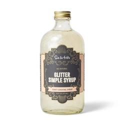 Sur la table Glitter Simple Syrup