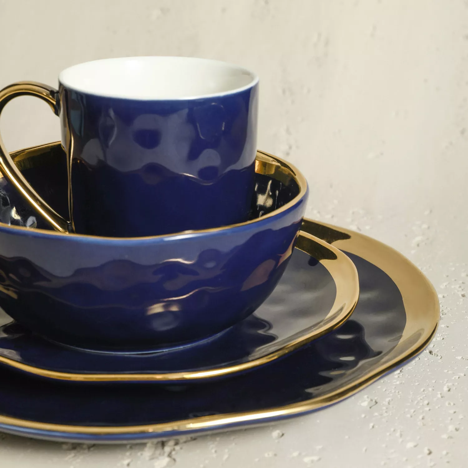 Stone Lain Florian Porcelain 16-Piece Round Dinnerware Set
