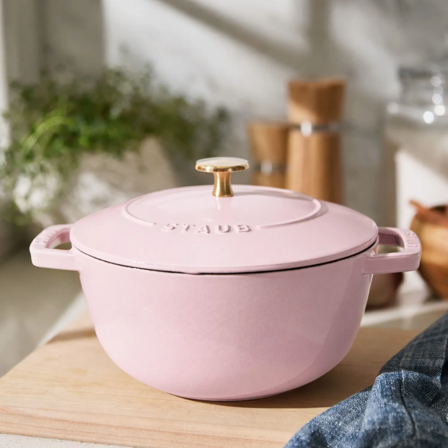 Staub Essential French Oven, 2.5 qt.