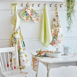 Wildflower Table Runner by April Cornell, 72&#34; x 13&#34;