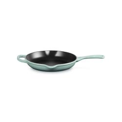 Le Creuset Signature Skillet, 9"