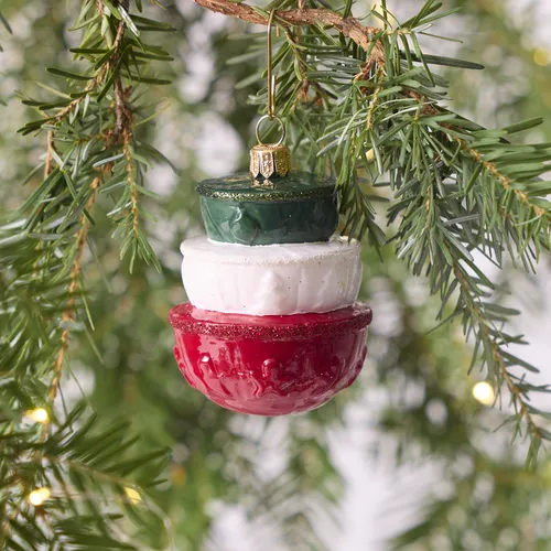 Sur la table Mixing Bowls Ornament