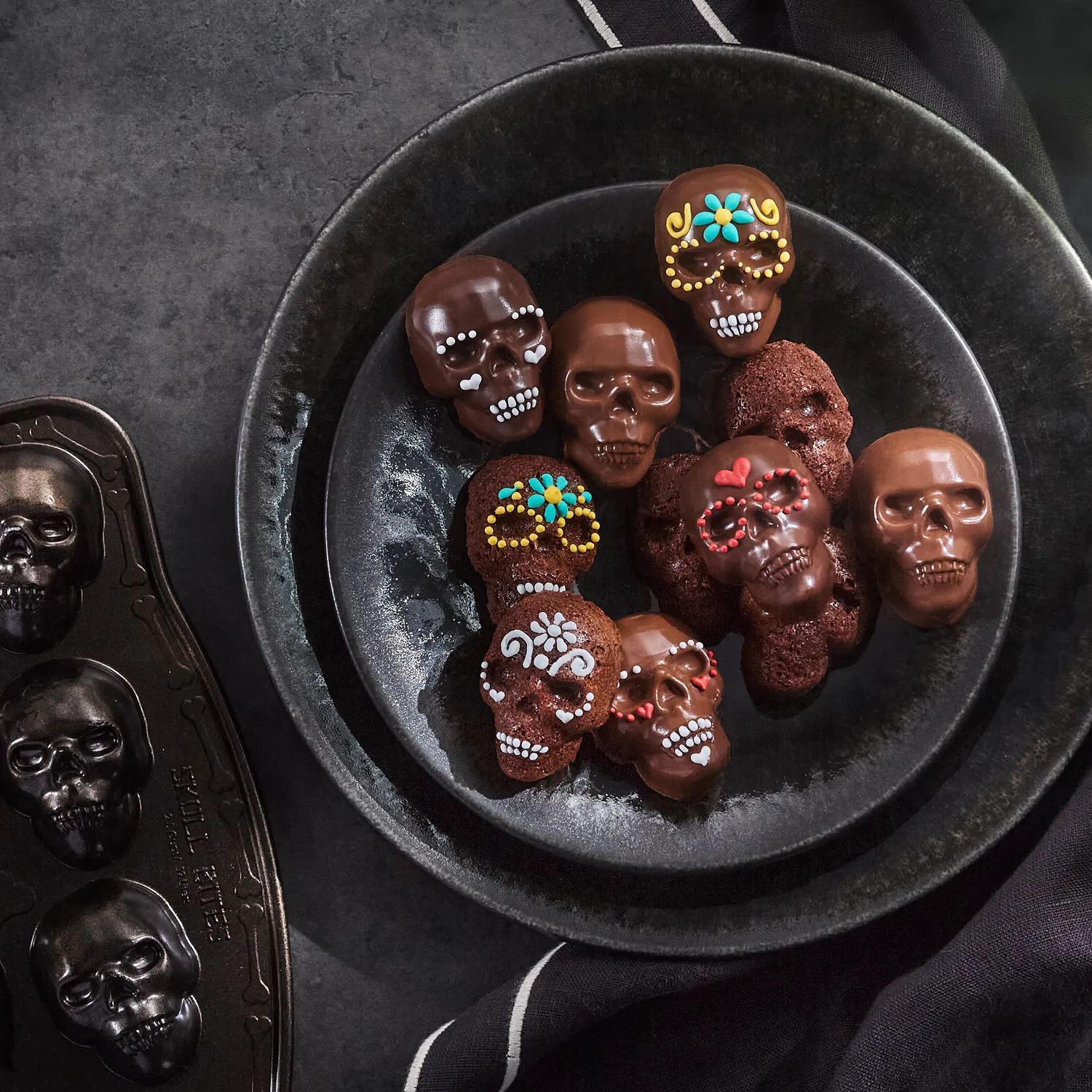 Nordic Ware Skull Bites Cakelet Pan