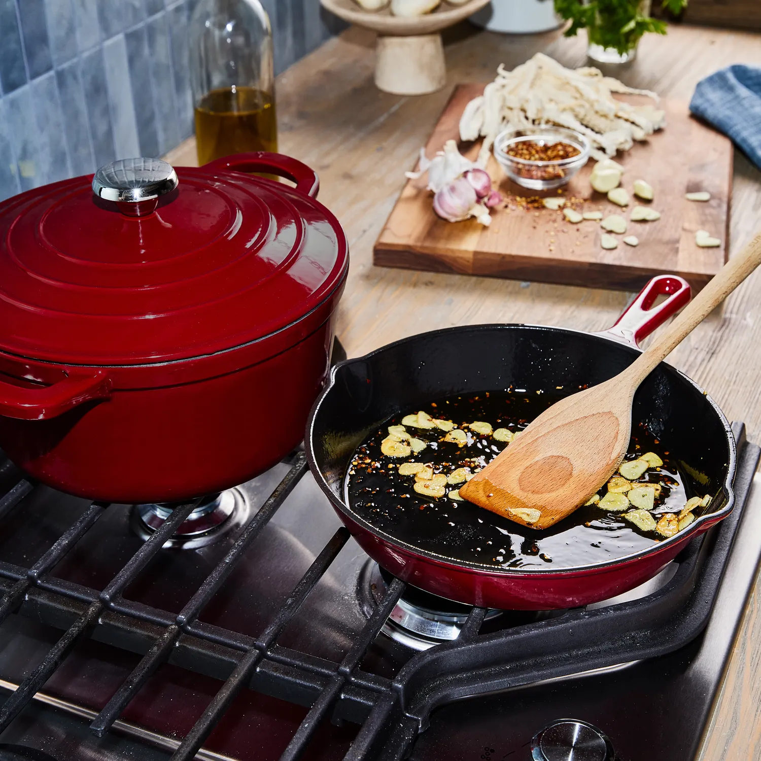 Sur la table Enameled Cast Iron 5-Piece Set