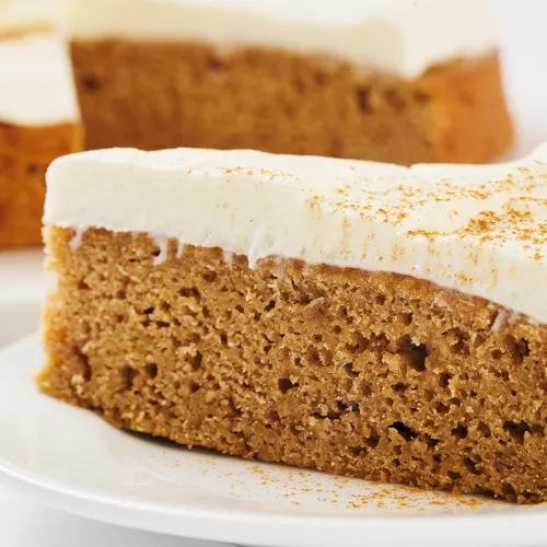 Sur la table Apple Cardamom Cake