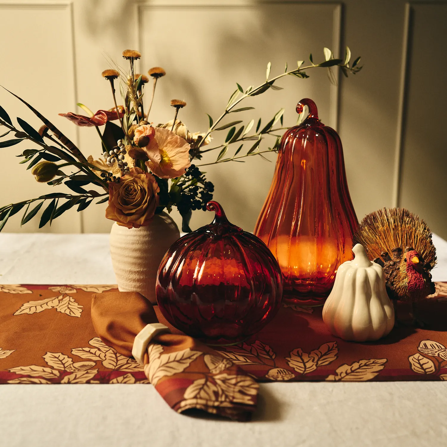 Sur la table Thanksgiving Harvest Runner 16" x 108"