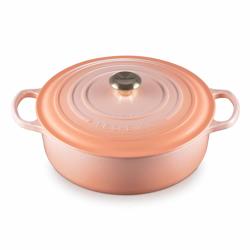 Le Creuset Round Wide Dutch Oven, 6.75 qt. Dutch oven