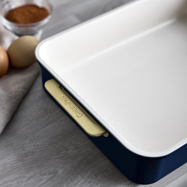 GreenPan Reserve Ceramic Nonstick Rectangular Cake Pan - thumbnail 5