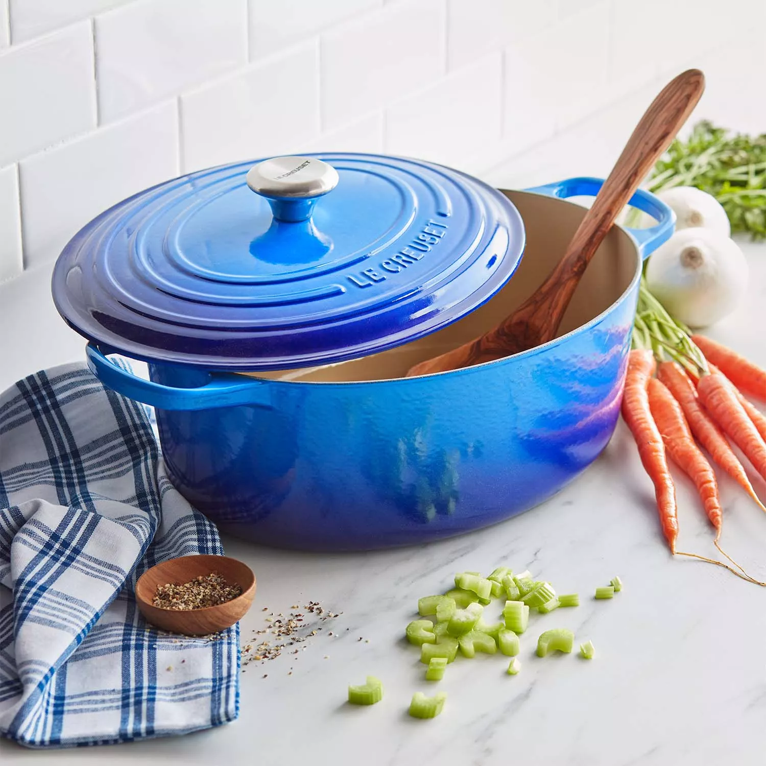 Le Creuset Signature Oval Dutch Oven, 8 qt.