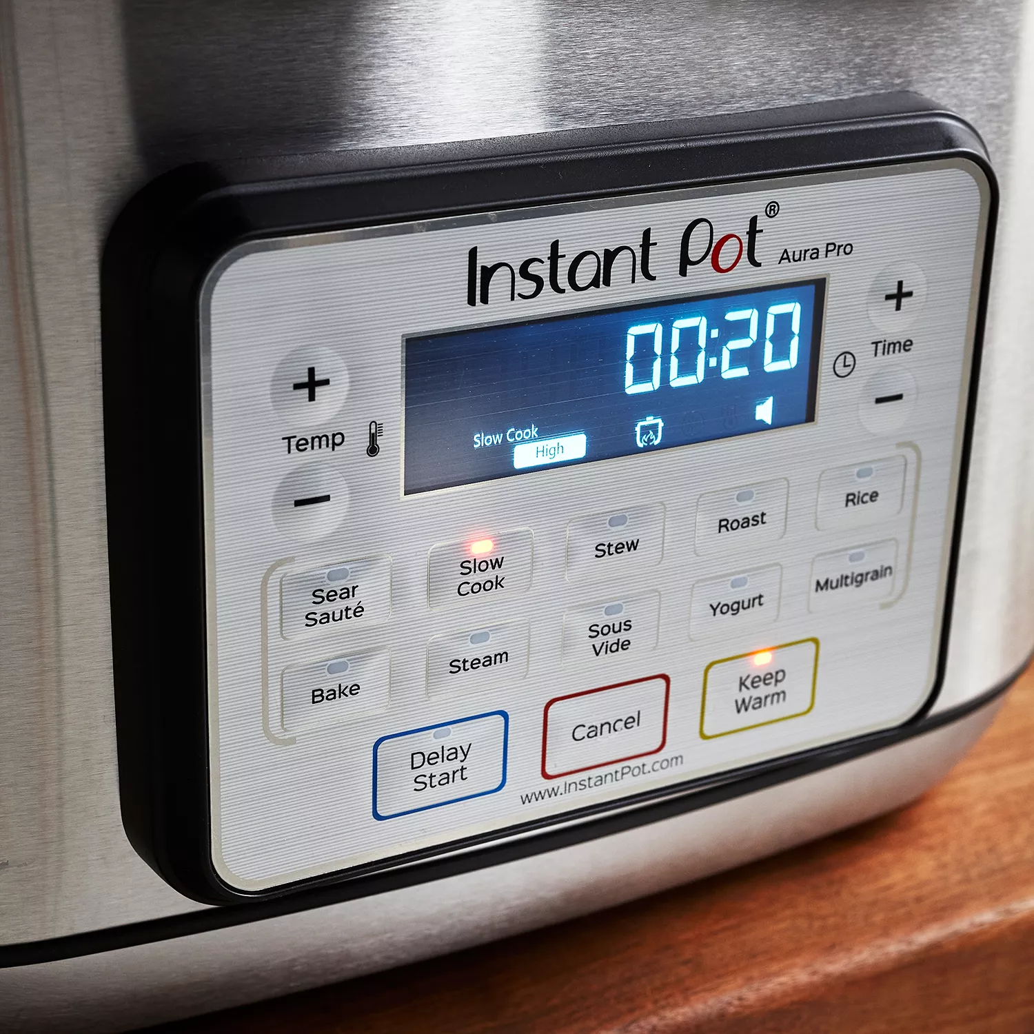 Instant Pot Pro 8 Quart Multi-Use Pressure Cooker - New