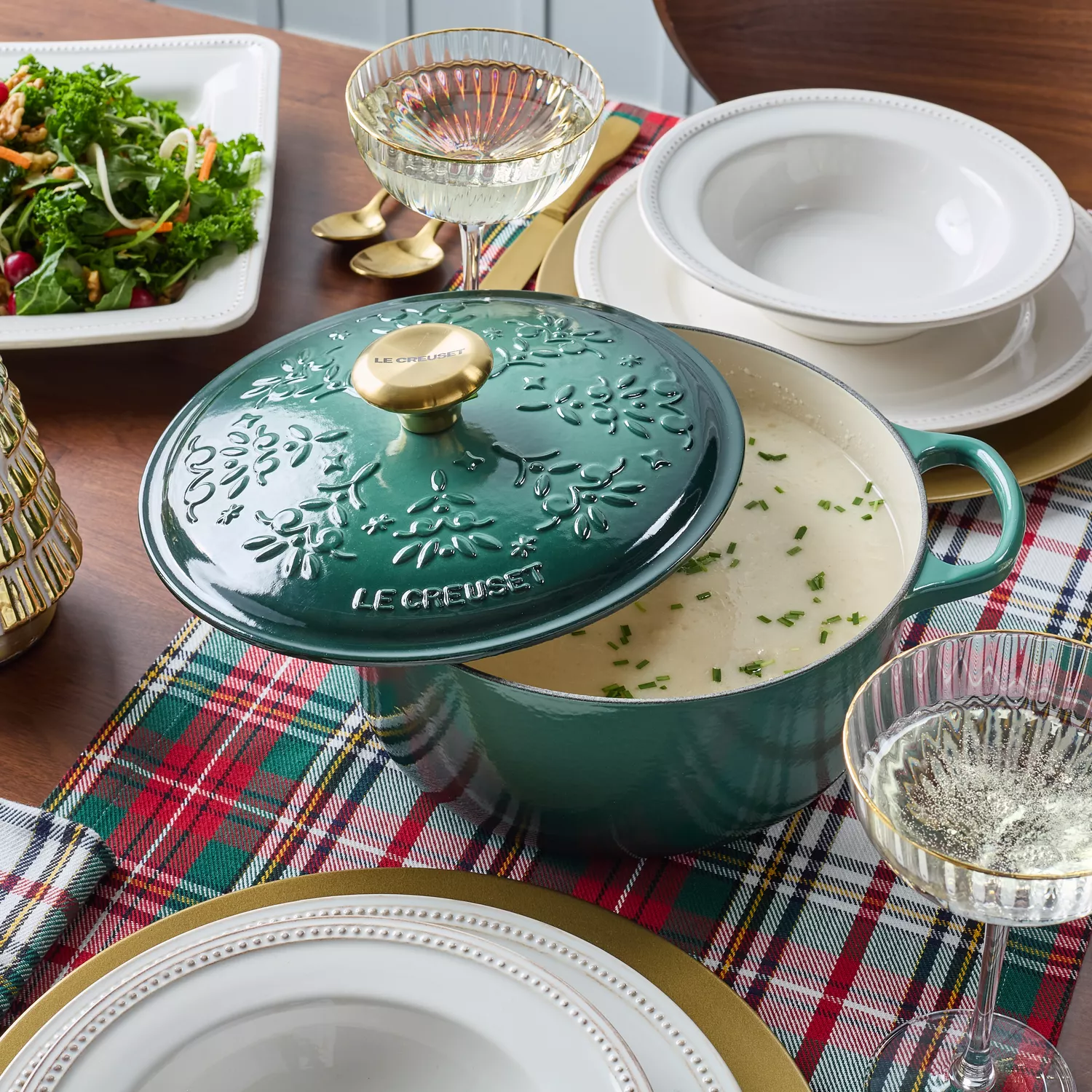 Le shop creuset dinnerware