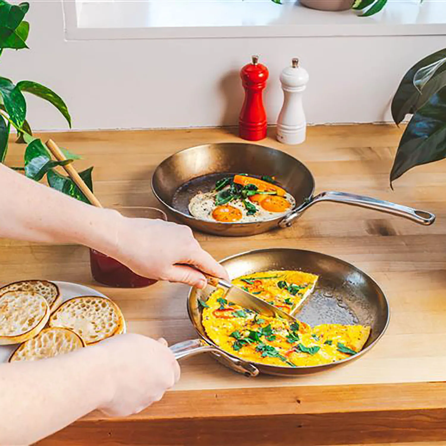 de Buyer Mineral B Pro Carbon Steel Omelet Pan