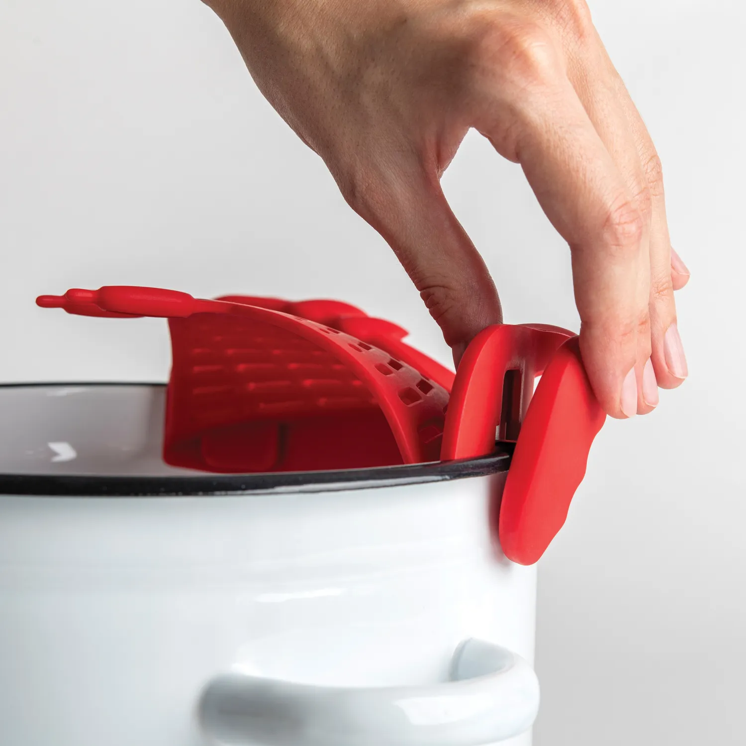 Ototo Crabby Clip-On Strainer