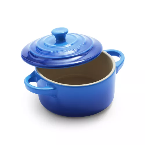 Le Creuset Signature Petite Cocotte, 8 oz. Le Creuset Signature Petite Cocotte, 8 oz.